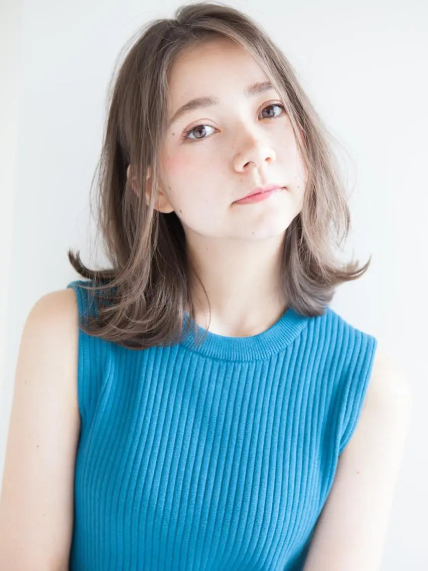 ミディアム カラー カット ヘアカラー Livingu youのヘアスタイル