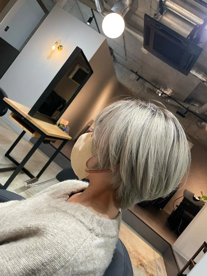 ショート カラー ✨髪質改善/ハイトー ン/艶髪高山のヘアスタイル