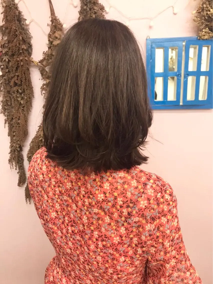 ミディアム ボブ 外ハネヘア 阿出川 雅也のヘアスタイル