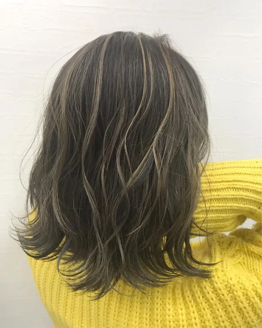 ミディアム カラー ハイライトカラー ハイライト 森本 笑のヘアスタイル