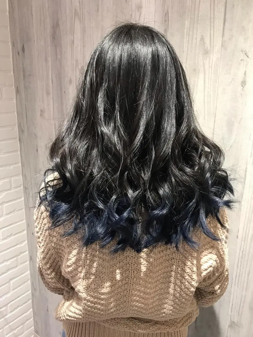 セミロング カラー グラデーションカラー ネイビーカラー カット ヘアカラー トリートメント Renatus店長 金子裕美のヘアスタイル