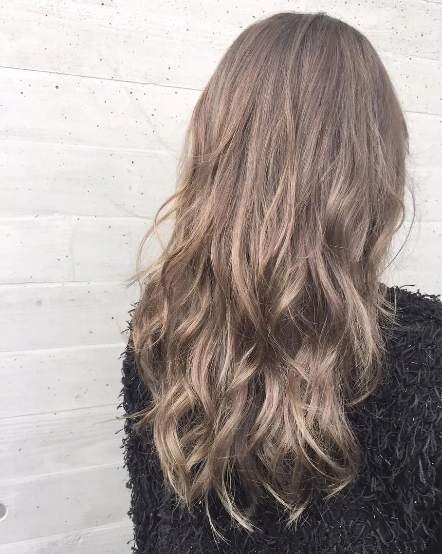 セミロング カラー ヘアアレンジ 【公式】amble luxe池袋東口🩷のヘアスタイル