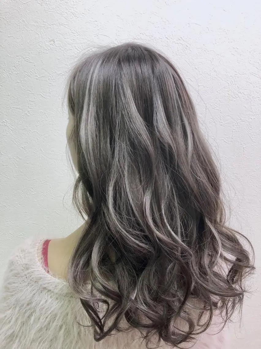 カラー 最高級エクステ /羽エクステ白石宇由のヘアスタイル