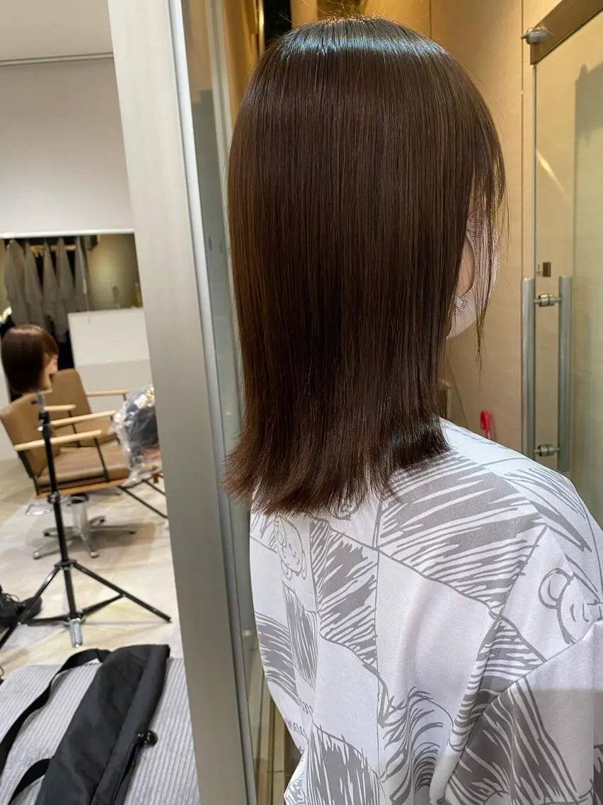 セミロング 髪質改善 カット トリートメント 顔まわりカラー特化 赤津百合絵のヘアスタイル