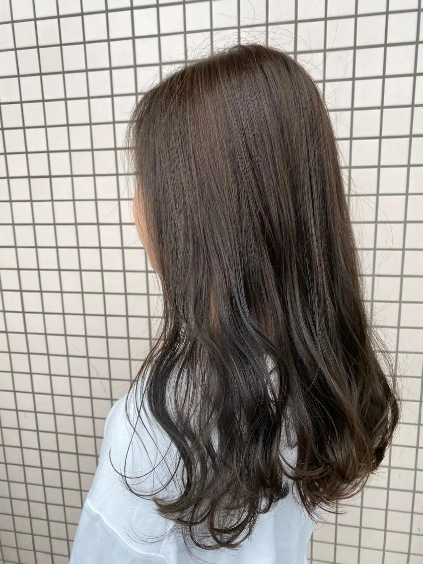 ロング カラー グレージュ ヘアカラー 松村 未央のヘアスタイル