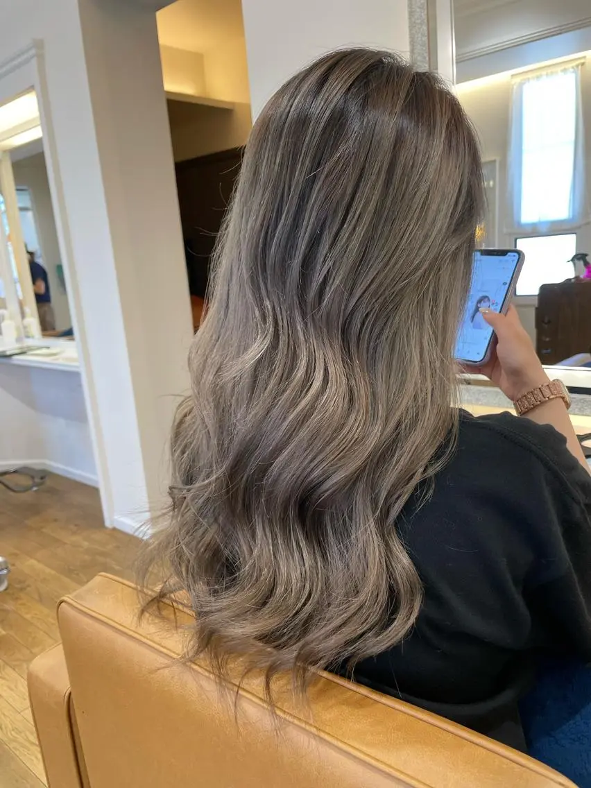 ロング ヘアカラー トリートメント ブリーチ毛矯正.髪質 改善.髪にドラマをのヘアスタイル