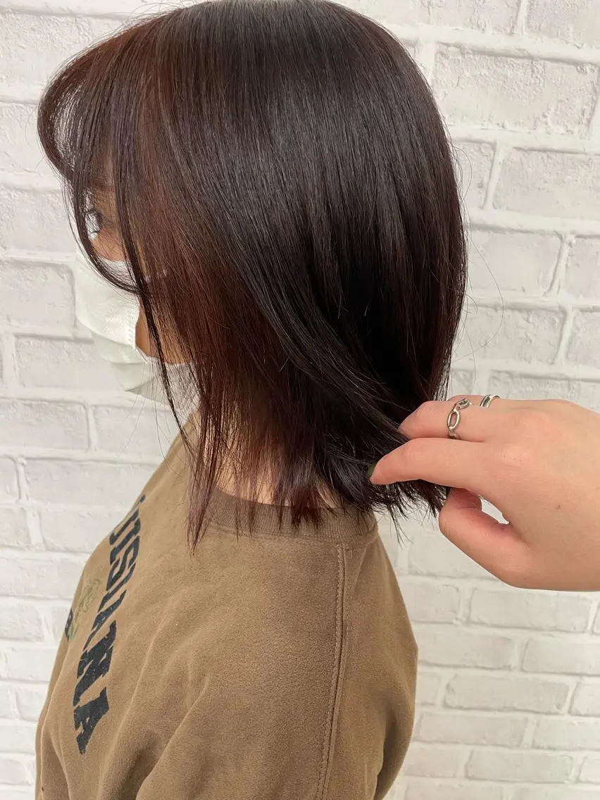 ミディアム 外ハネヘア カット ヘアカラー 川上 紗也加のヘアスタイル