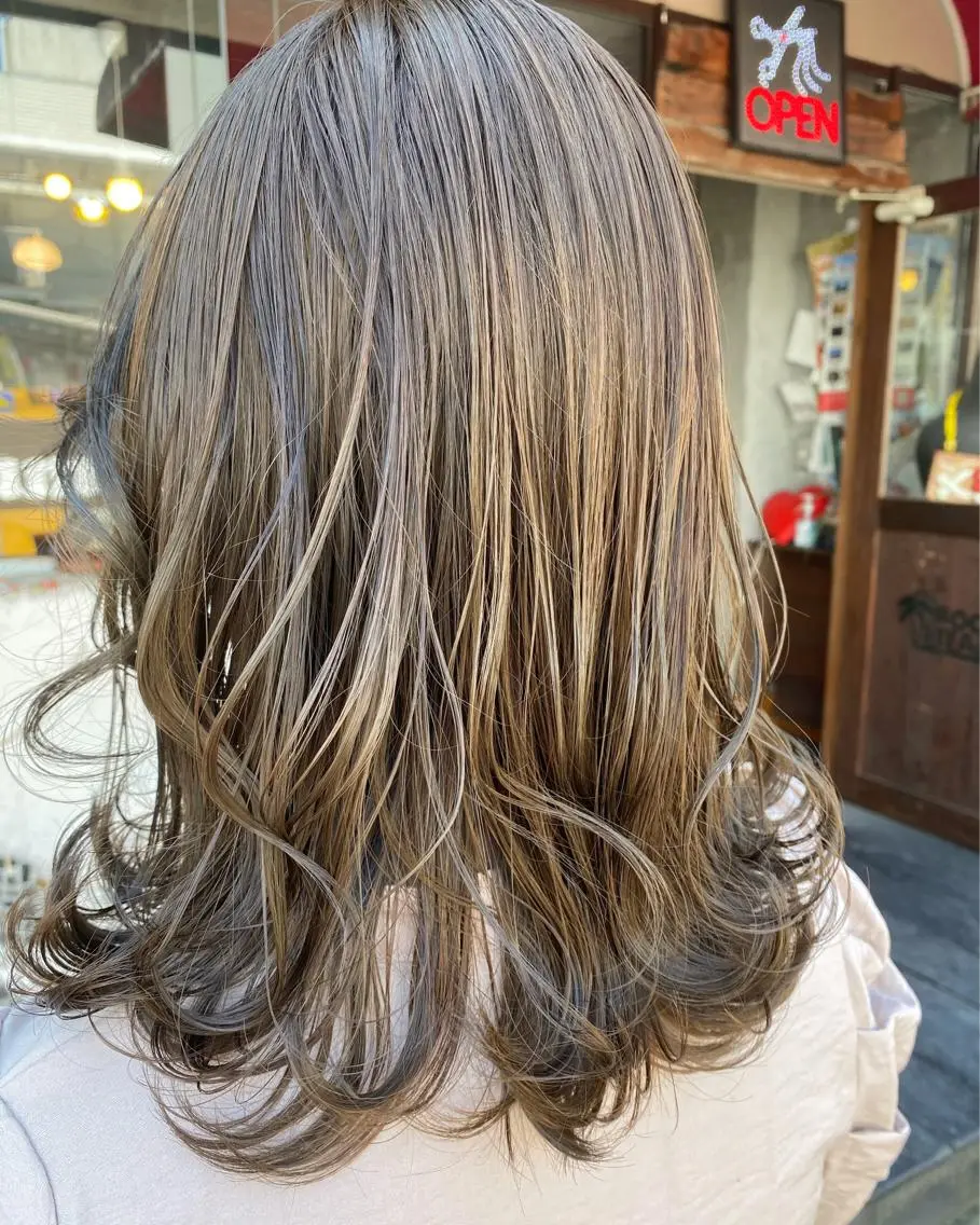 ミディアム カラー ヘアカラー トリートメント 玉木 育実のヘアスタイル