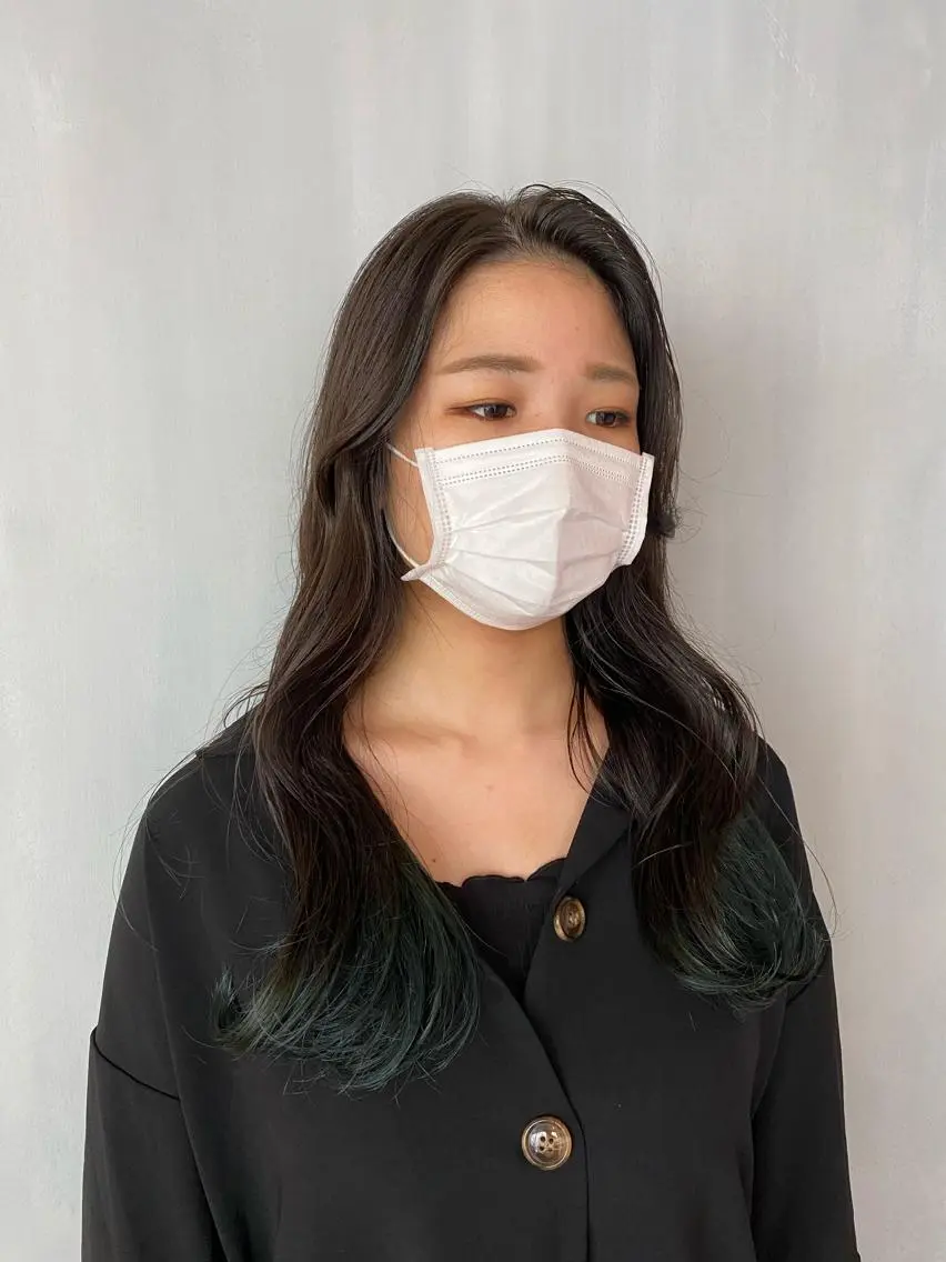 ロング カラー ブリーチ カット ヘアカラー トリートメント TAI透明カラー 柔らかい縮毛矯正のヘアスタイル