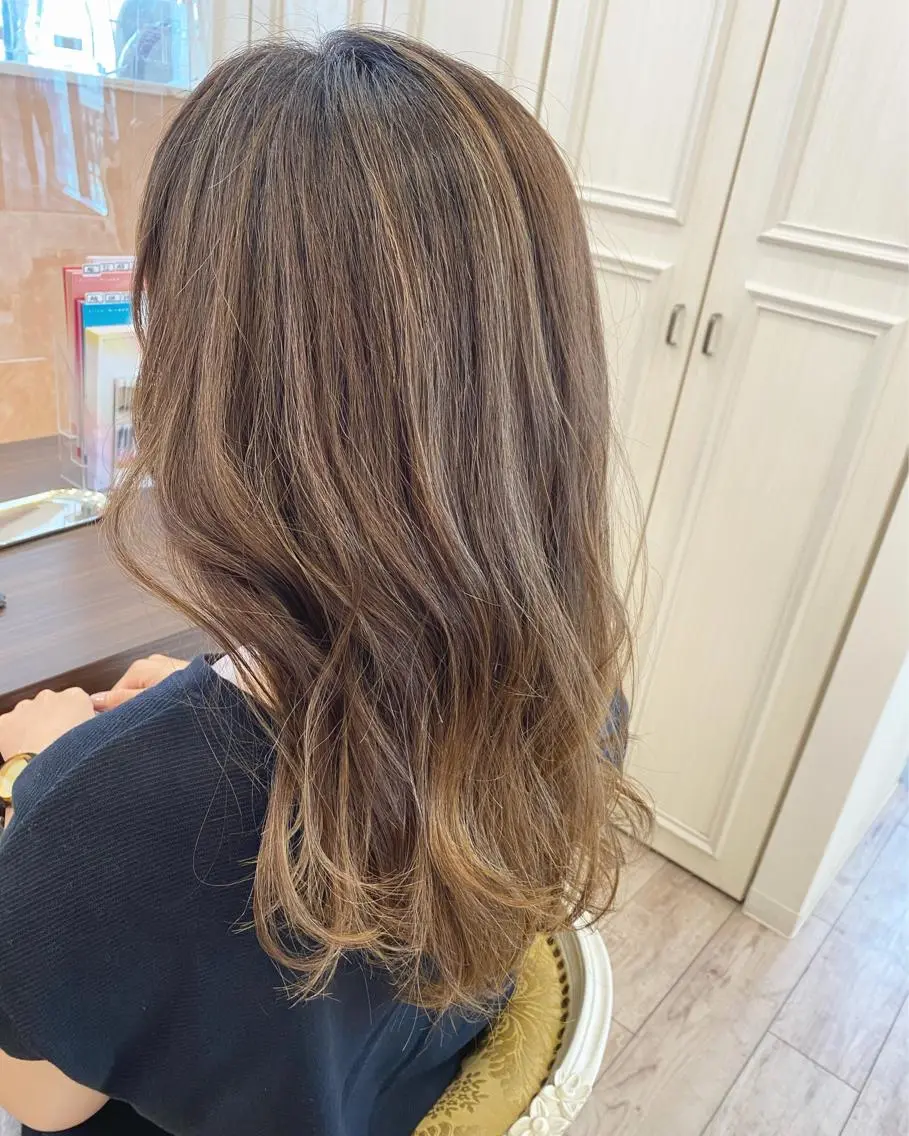 セミロング カラー ハイライトカラー ハイライト LaBless梅田 🎀坂本リオのヘアスタイル