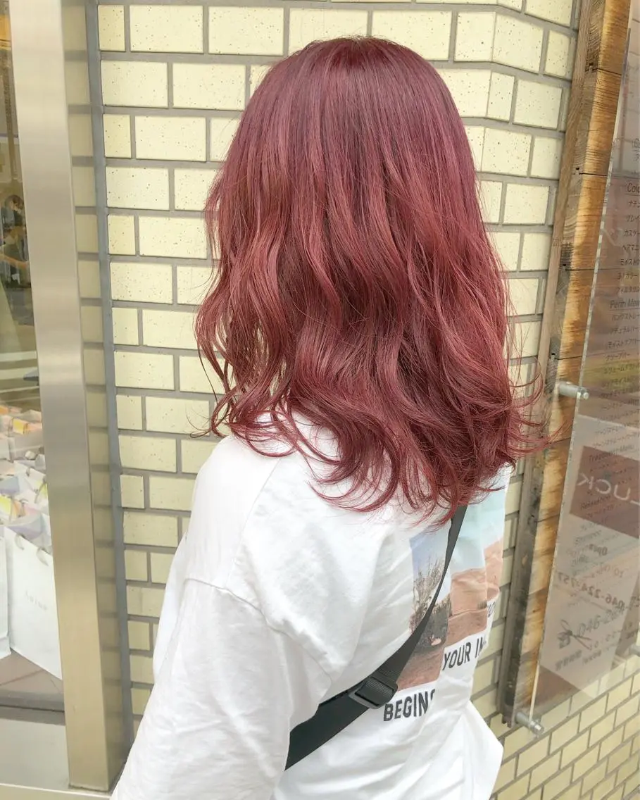 セミロング カラー パーマ ヘアアレンジ ピンクカラー ヘアカラー ハイトーン特化🤍 浦住のヘアスタイル
