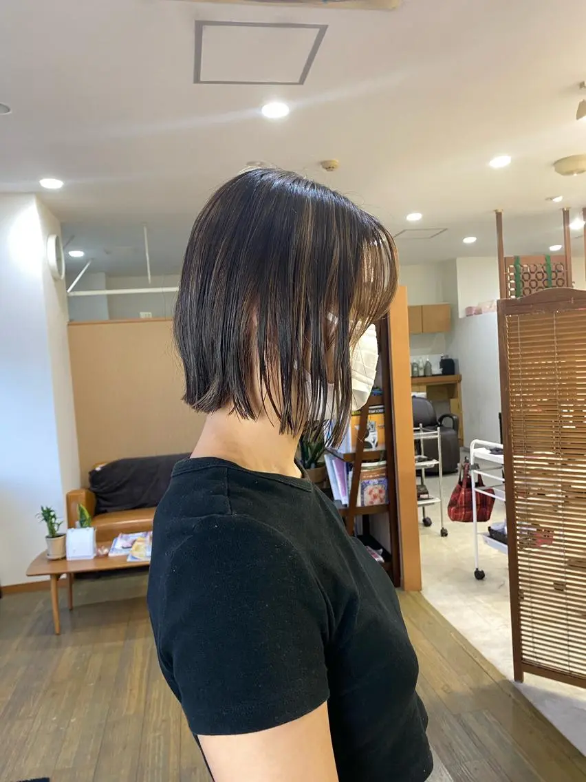 ショート ブリーチカラー🫧 森　凪沙のヘアスタイル