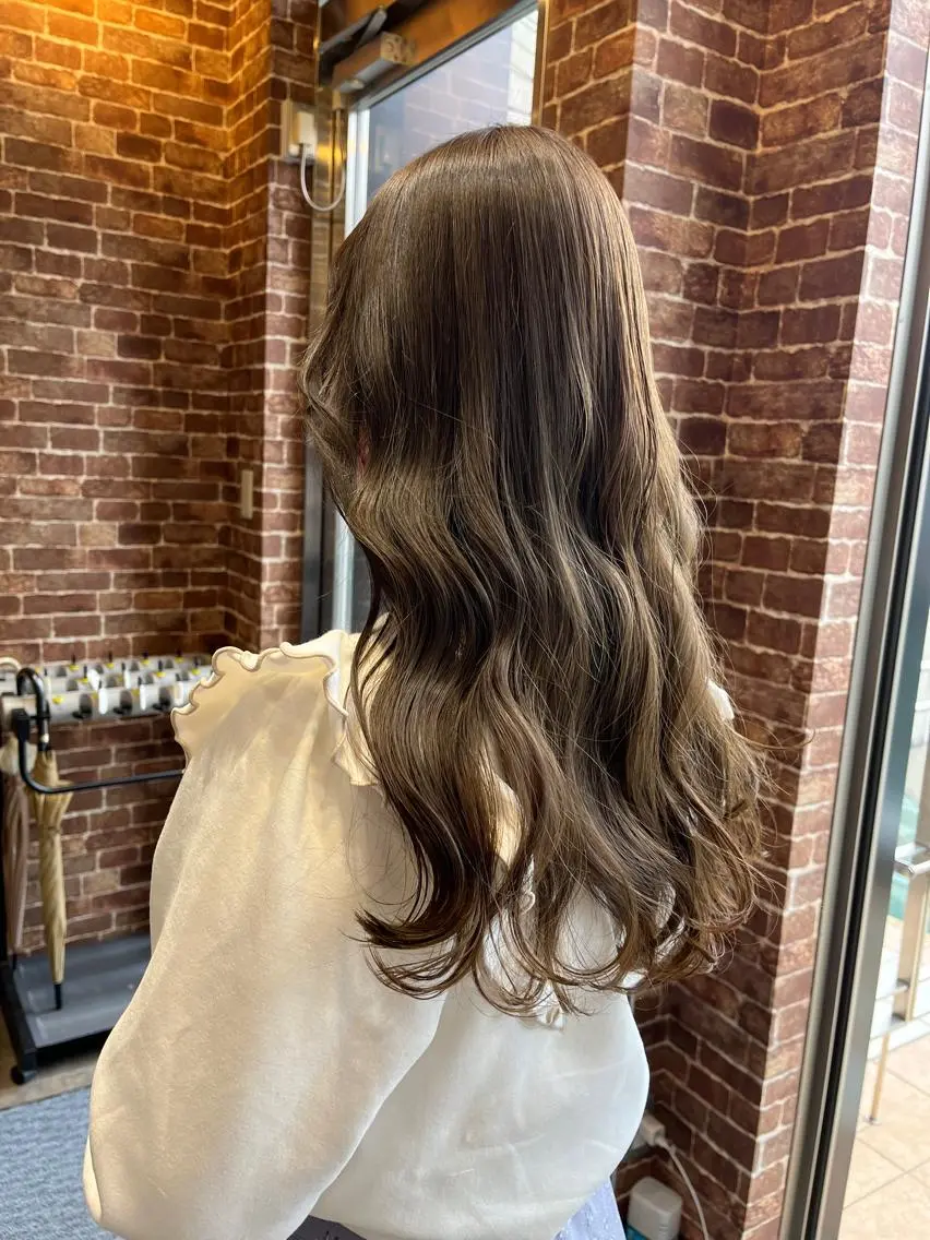 セミロング カラー パーマ ヘアアレンジ メンズ キッズ ネイル マツエク・マツパ アイブロウ メンズブリーチ メンズハイライト メンズインナーカラー メンズ韓国風 ブリーチ 久木原 ゆりのヘアスタイル