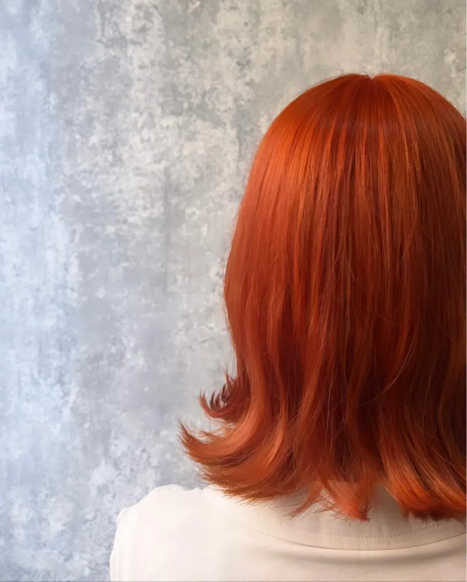 ミディアム カラー オレンジ カット ヘアカラー トリートメント 詩乃🎀ピンク 暖色系🫧レイヤーのヘアスタイル