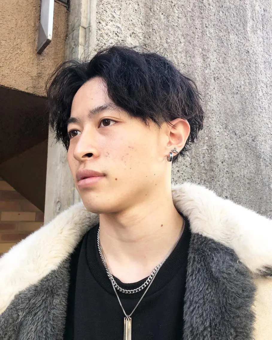 パーマ ヘアアレンジ メンズ センターパート メンズパーマ メンズツイストパーマ ツイストパーマ カット パーマ トリートメント ヘアセット メンズ特化✂️栗原 侑也のヘアスタイル
