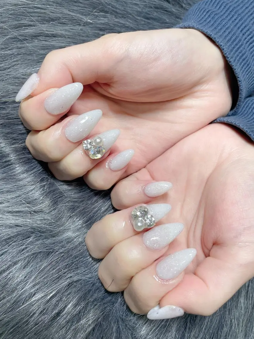 ミディアム ネイル ハンドネイル 《LB》ラブリエ Nail&eyeのマツエク・マツパデザイン