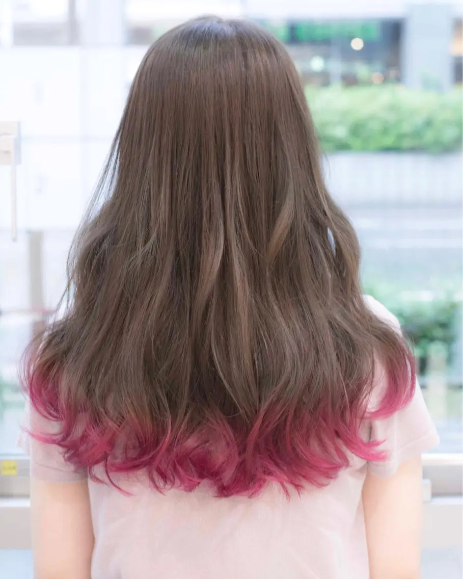 カラー 金澤 愛のヘアスタイル