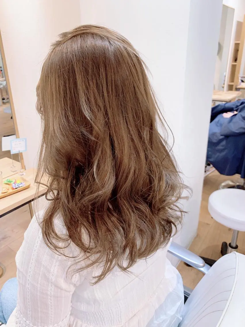 ロング カット ヘアカラー ayano ．のヘアスタイル