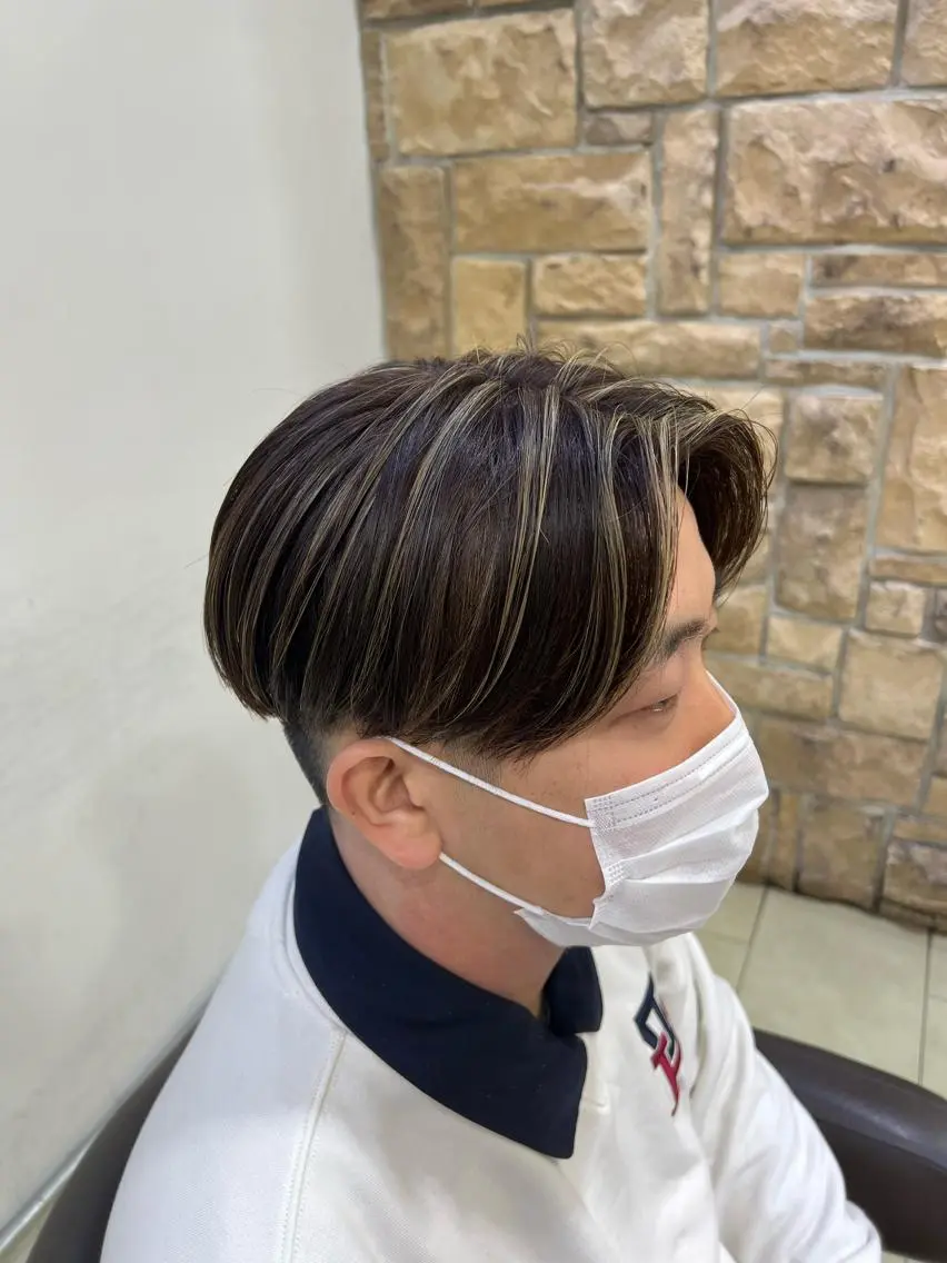 ショート カラー パーマ メンズ アイブロウ メンズハイライト メンズメッシュ メンズパーマ ハイライトカラー メッシュ カット ヘアカラー パーマ メンズ特化 【かな】のヘアスタイル