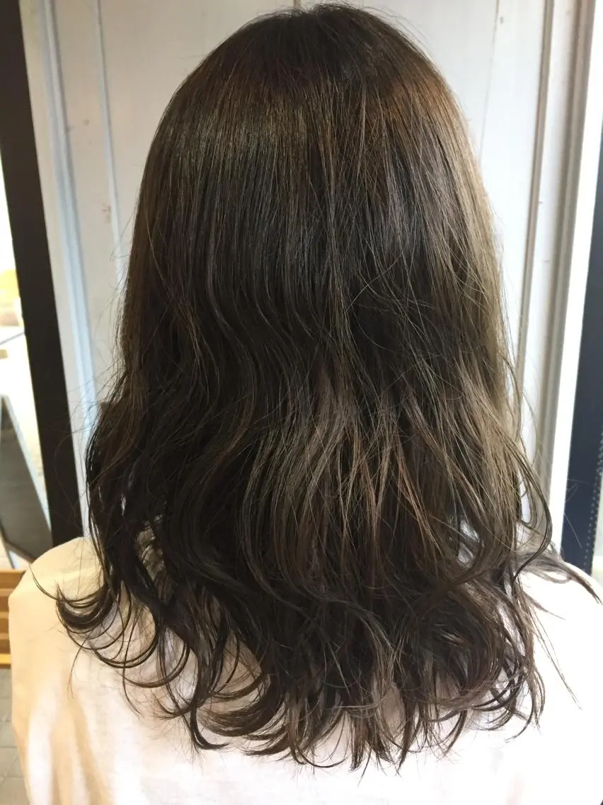 ロング カラー アッシュ オリーブアッシュ ツキダテ ユイのヘアスタイル