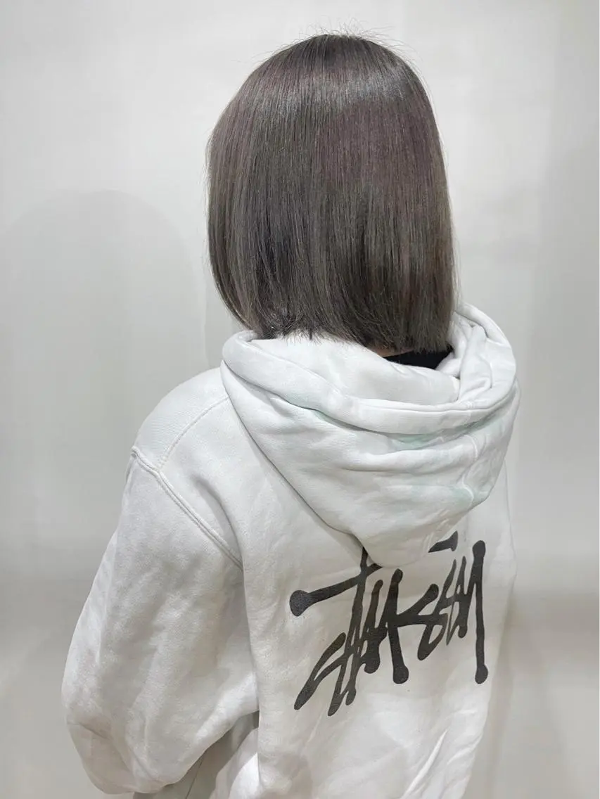 カラー ヘアカラー white.梅田 デザインカラー🦄のヘアスタイル