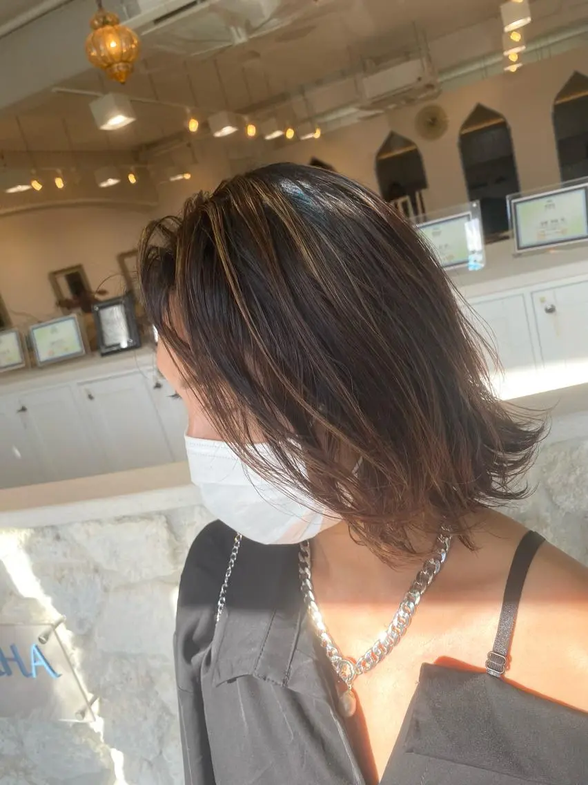 ミディアム カラー ヘアカラー トリートメント 饒平名 知也のヘアスタイル