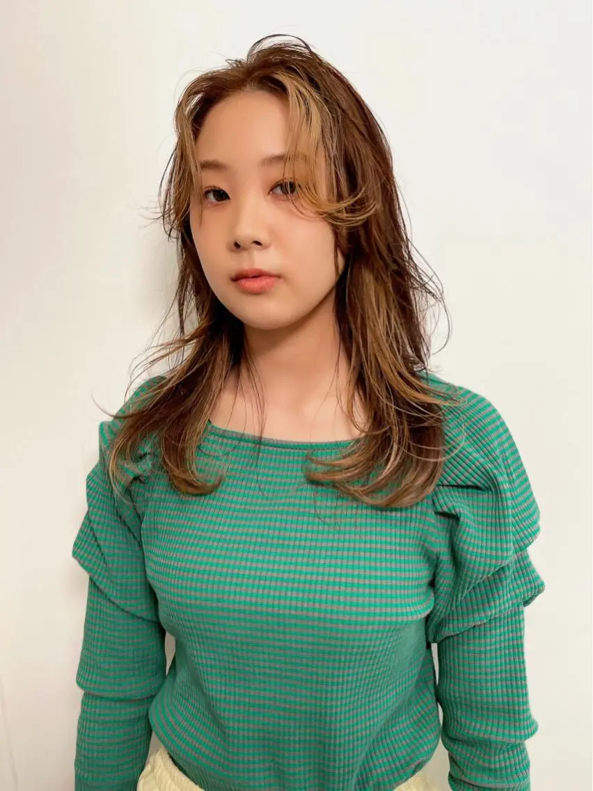 ミディアム カラー ハイライトカラー ハイライト レイヤーカット カット ヘアカラー トリートメント ブリーチ🧚 ボブ✍️レイヤーのヘアスタイル