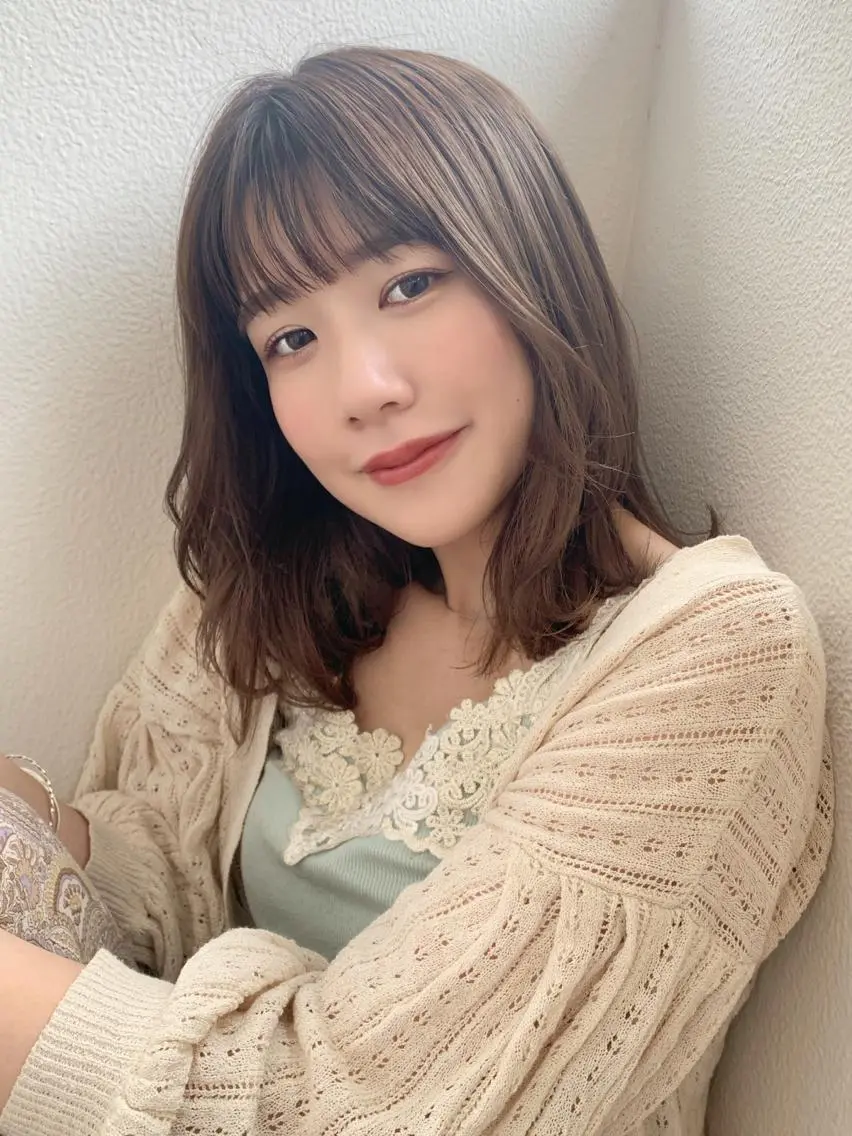 セミロング シースルーバング 小顔カット カット トリートメント 藤間 帆乃夏（とうまほのかのヘアスタイル