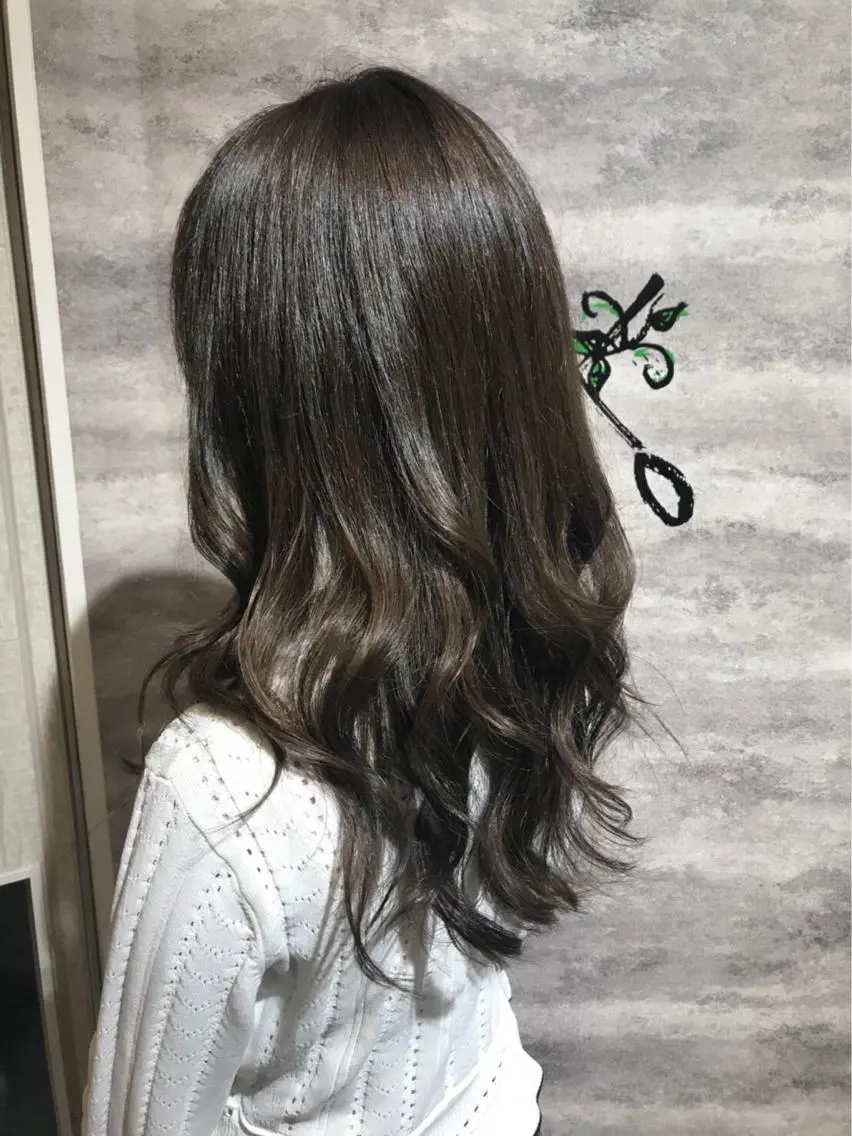 ミディアム カラー グレージュ カーキグレージュ 🫟Blanco🫟 Color&Careのヘアスタイル