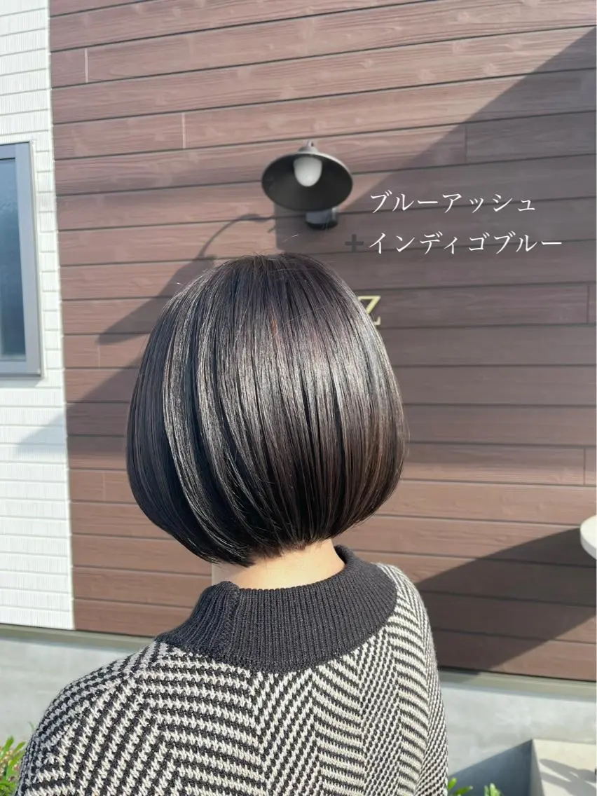 ショート カラー アッシュ ブルーカラー ブルーアッシュ ヘアカラー 堀口 彩佳のヘアスタイル