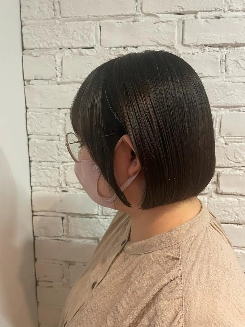 ショート 切りっぱなしボブ ボブ 飯塚 七海のヘアスタイル