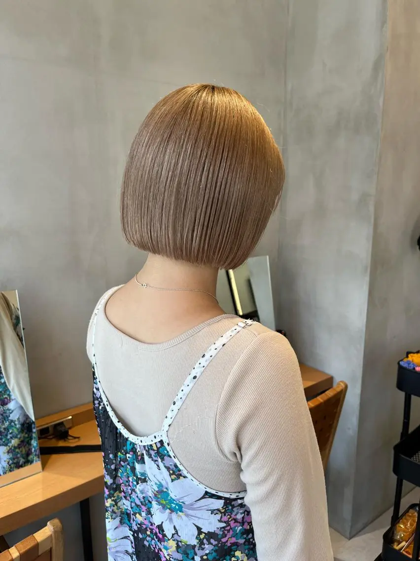 ミディアム カラー カット ヘアカラー トリートメント 縮毛矯正ボブ&顔まわ レイヤー♡TOMOEのヘアスタイル
