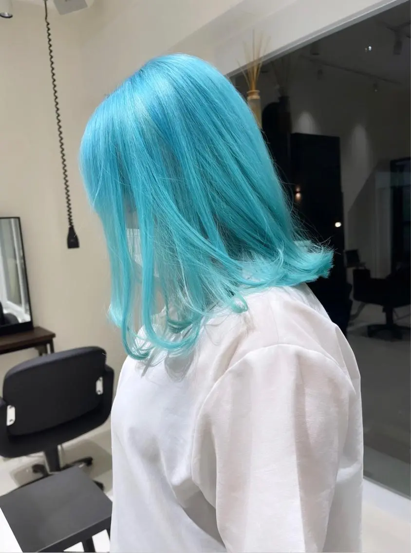 ミディアム カラー 韓国レイヤー×艶髪 ハイトーンRyukiのヘアスタイル