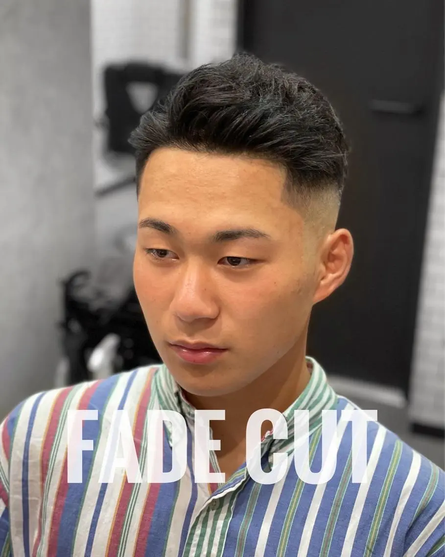 ショート メンズ アップバング センターパート フェードカット メンズパーマ スキンフェード 🔥メンズ特化🔥 谷口力哉のヘアスタイル