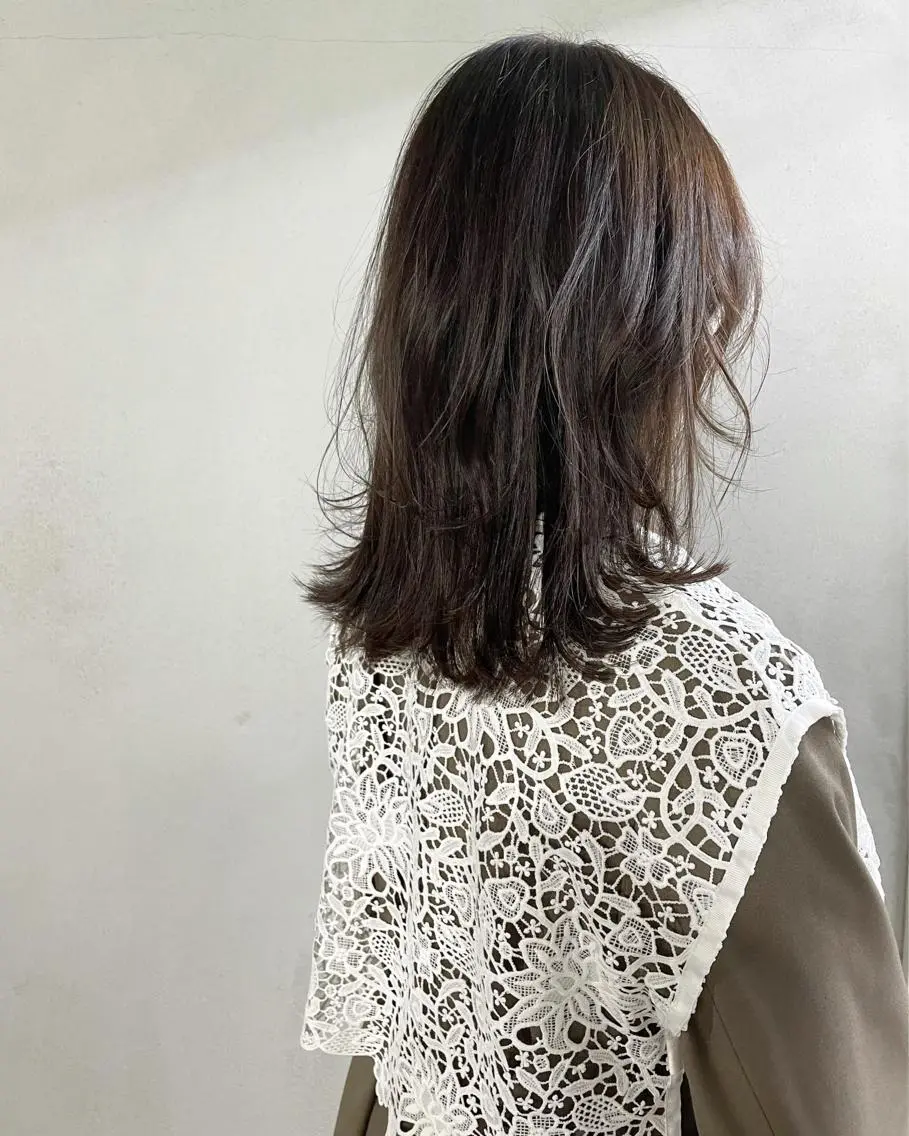 セミロング カラー パーマ ヘアアレンジ キッズ ネイル マツエク・マツパ アッシュ ラベンダーカラー ラベンダーアッシュ レイヤーカット ミディアムネイル #tag 稗田綾加のヘアスタイル