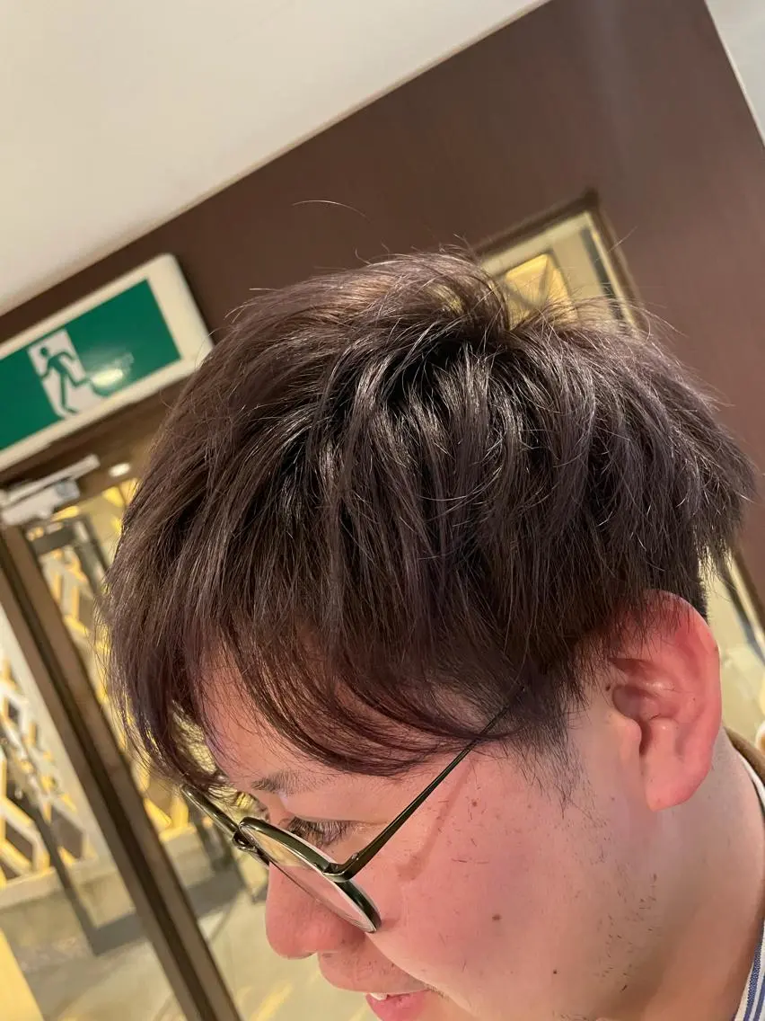 ショート メンズ メンズブリーチ センターパート マッシュ パープルカラー 長屋 裕也のヘアスタイル