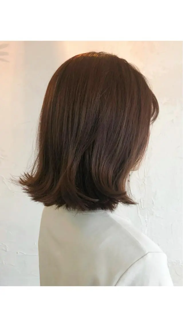 ミディアム カラー あずまぐち めぐみのヘアスタイル
