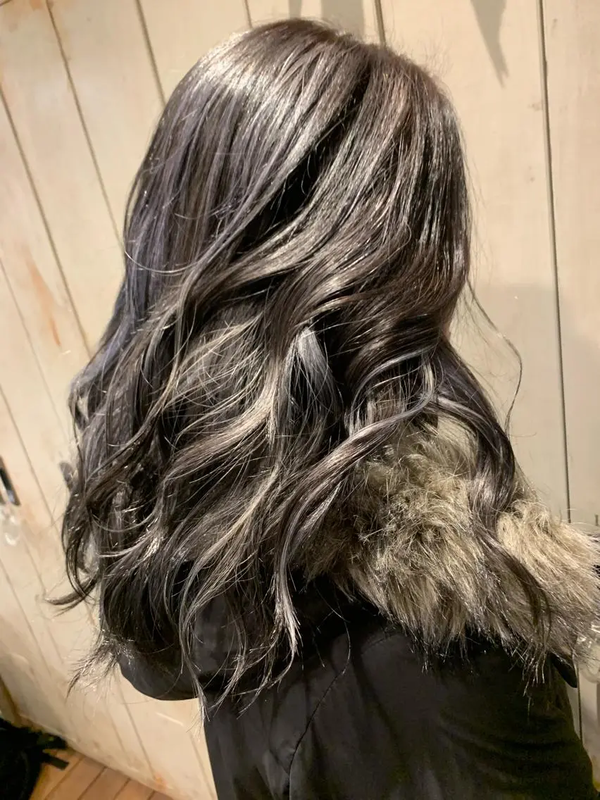 ロング カラー 韓国レイヤー×艶髪 ハイトーンRyukiのヘアスタイル