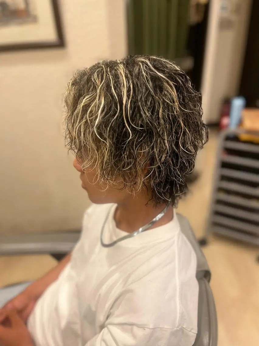 ショート カラー パーマ メンズ 波巻きパーマ カット パーマ Men'ssalon LiG／kaitoのヘアスタイル