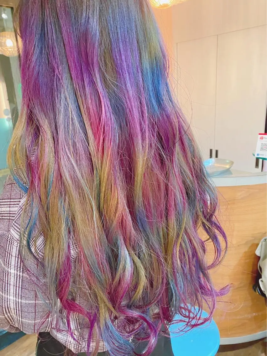 ロング カラー アッシュ バレイヤージュ ミストバング ベージュカラー ブリーチ カット ヘアカラー トリートメント 原宿サロン代表 デザインカラー伊藤卓のヘアスタイル