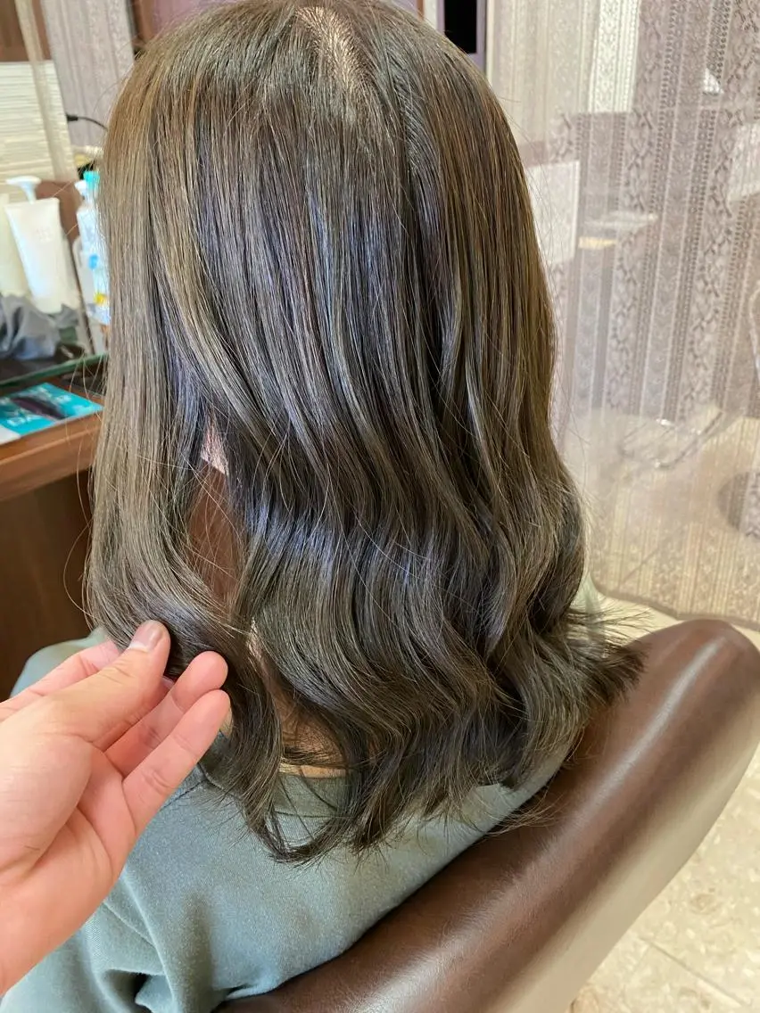 セミロング カラー ベージュカラー オリーブベージュ カット ヘアカラー ブランシェ小幡駅前店 森樹のヘアスタイル