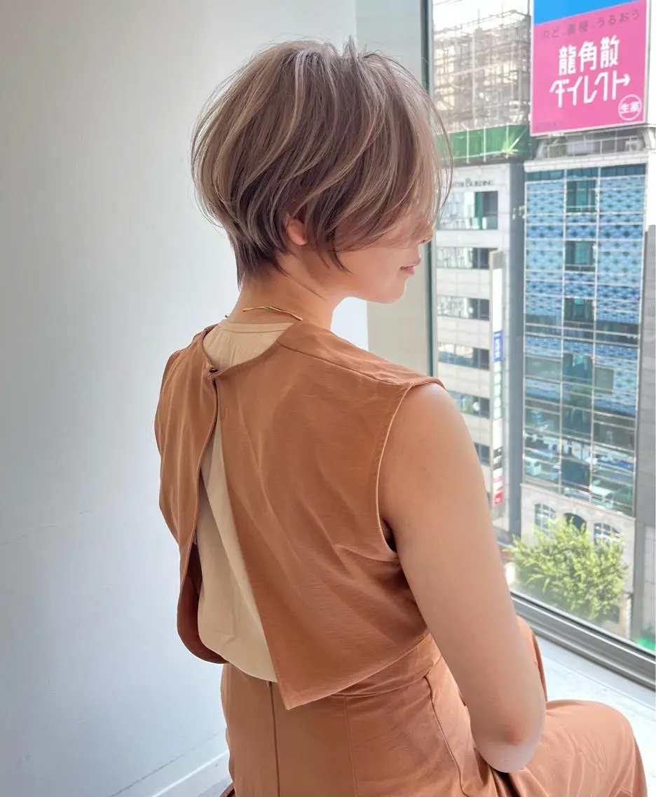 ショート カラー カット ヘアカラー 襟足でお悩みの方✂︎ くびれ職人ハシモトのヘアスタイル