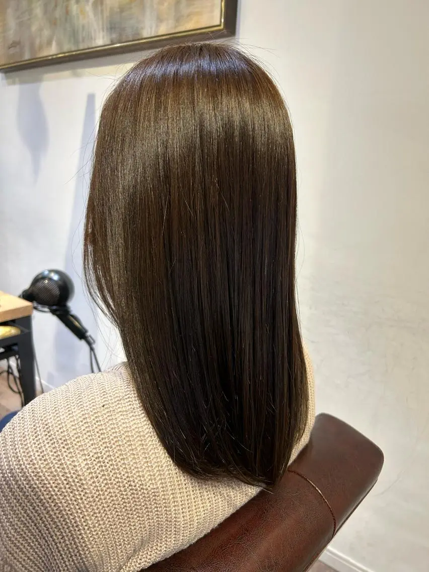 セミロング MILLOR “ミラー”のヘアスタイル
