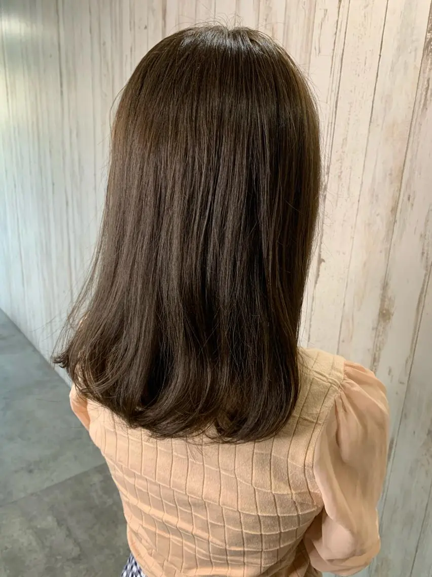 ミディアム アッシュ 河田 寧生のヘアスタイル