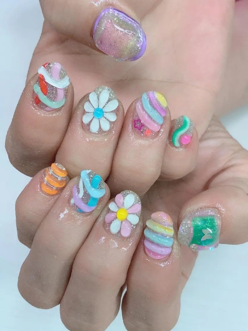 ネイル . MAKI NAILのネイルデザイン
