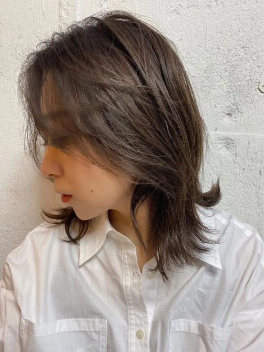 ショート カラー グレージュ イルミナカラー ヘアカラー トリートメント hisano / ハイトーン・透明感のヘアスタイル