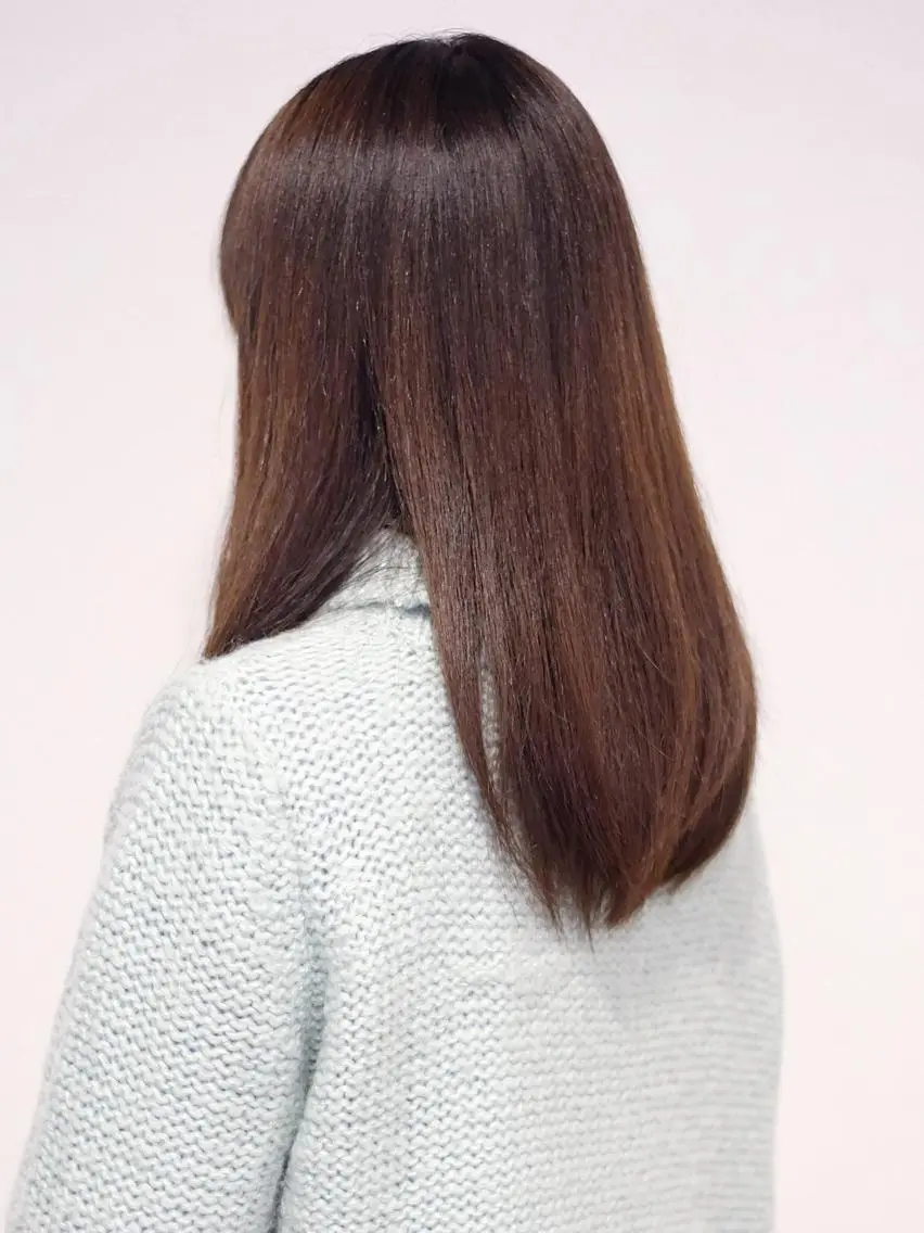 セミロング 金澤 愛のヘアスタイル
