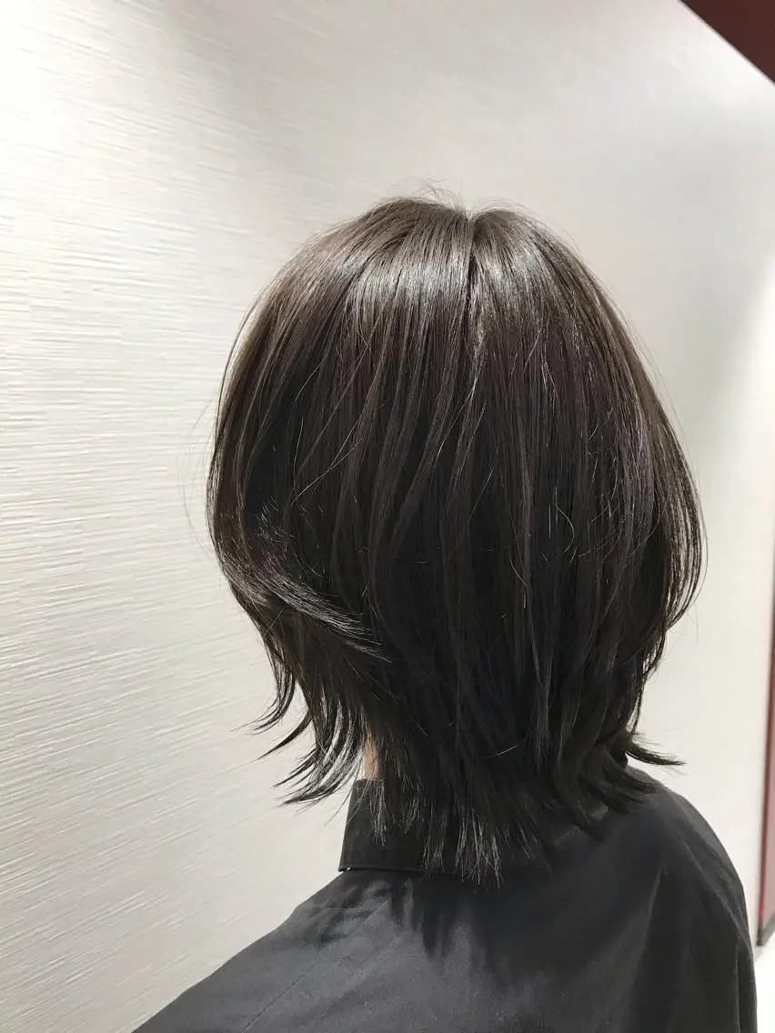 ミディアム カラー アッシュ ベージュカラー インナーカラー レイヤーカット ウルフカット 【東北メンズヘア1 位受賞🥇】本間祐太のヘアスタイル