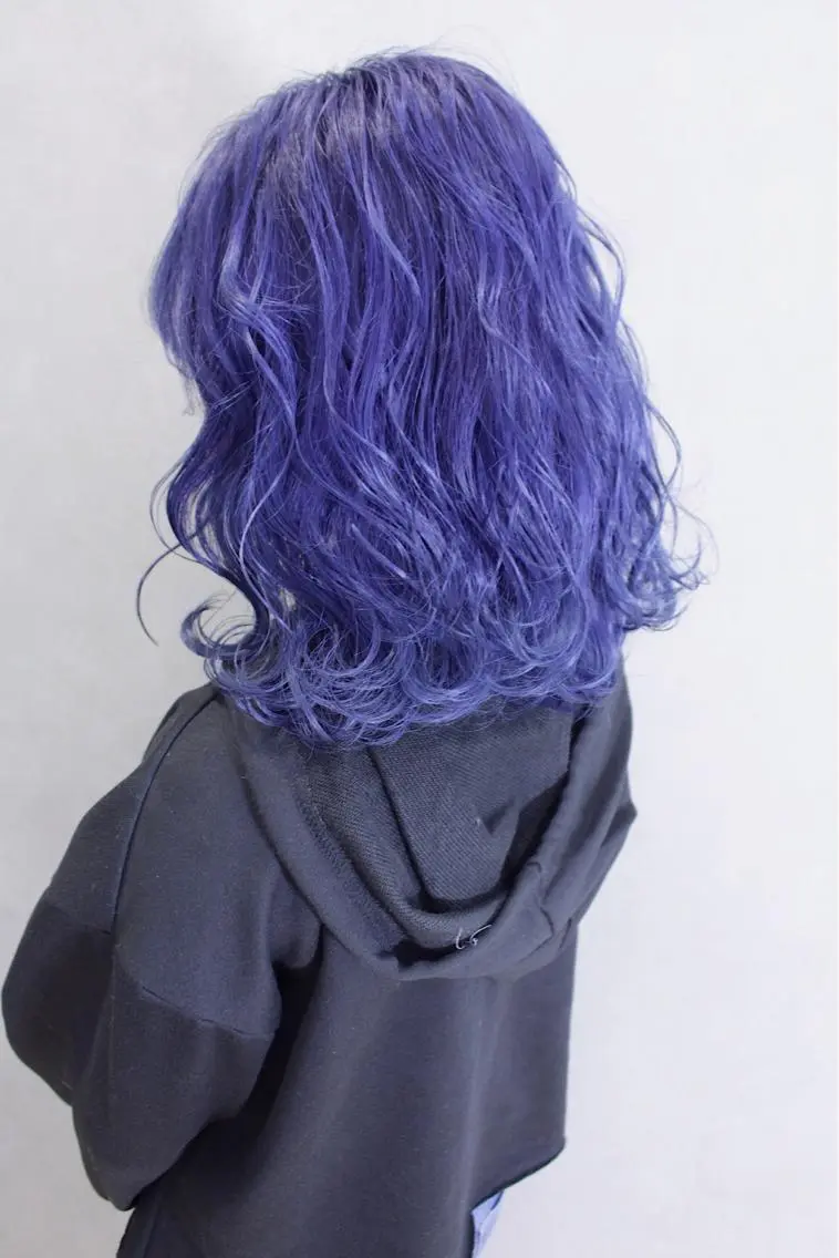 ミディアム カラー ヘアアレンジ ブルーカラー ヘアカラー トリートメント lani ブリーチ /ダブルカラーのヘアスタイル