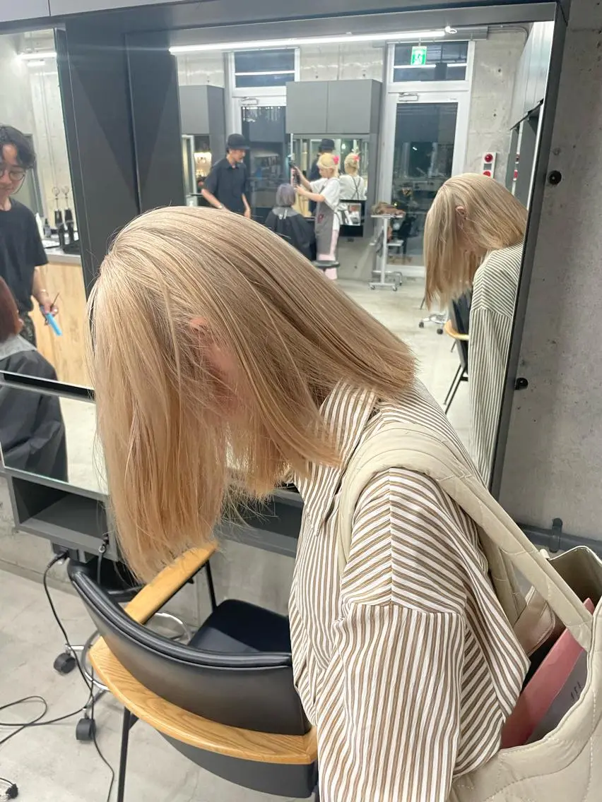 ロング カラー インナーカラー 推し ブリーチ 髪質改善のヘアスタイル